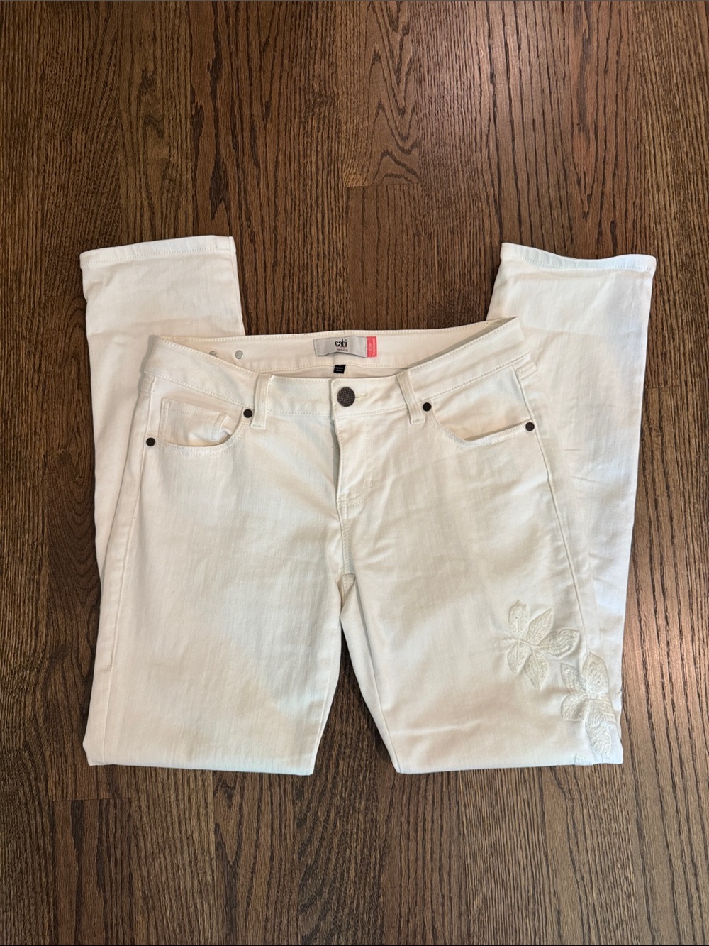 Cabi Slim Boyfriend Jean soft white with embroidered floral detail size 4